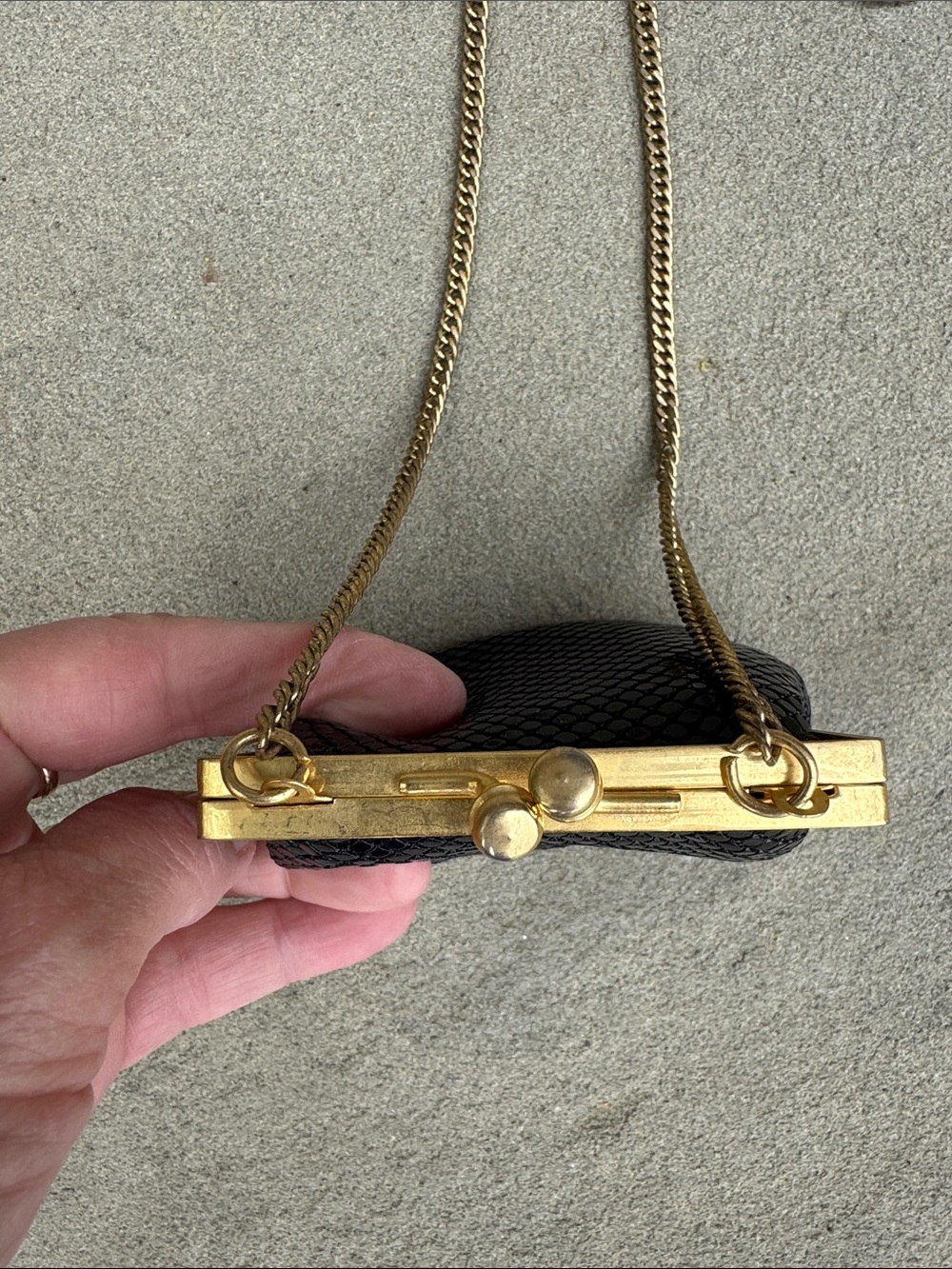 WHITING & DAVIS BLACK & GOLD MINI MESH BAG PURSE CHANGE WALLET SHOULDER STRAP - Picture 10 of 10